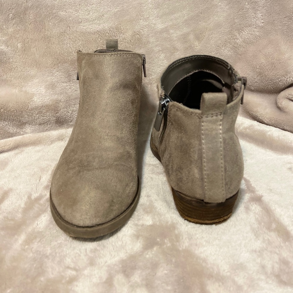 Light brown booties